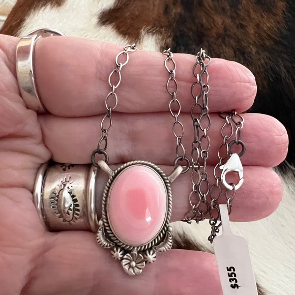 Navajo Jewelry - ❤️ Quality Queen Pink Conch Pendant Adjustable Necklace 18.5” Matte Sterling 10G
